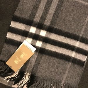 Burberry grey cashmere scarf- classic giant check
