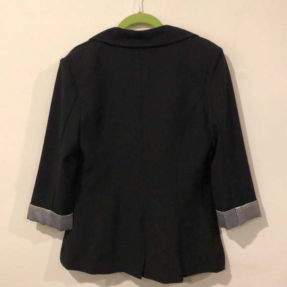 Black blazer with striped cuffs - Picture 2 of 4