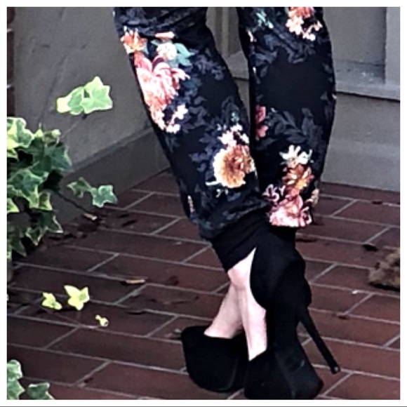 ♦️LAST ONE DAY♦️Best Floral joggers with pockets - Picture 5 of 5