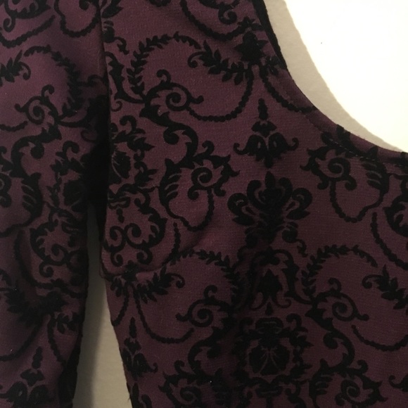 Tight Burgandy Dress - Picture 2 of 2