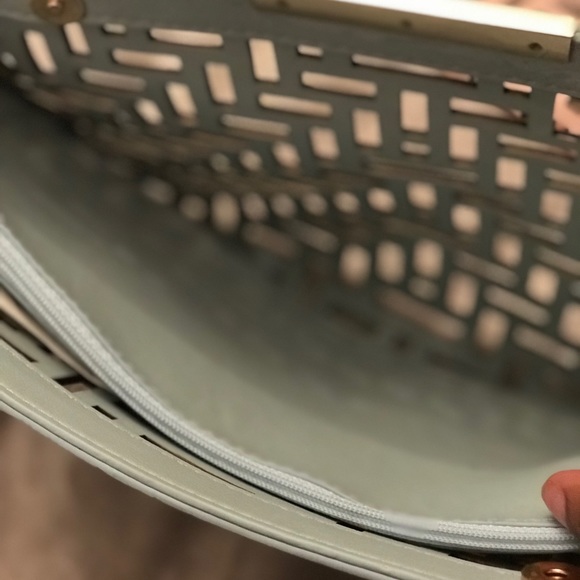 Maze See-Thru Clutches - Picture 4 of 6