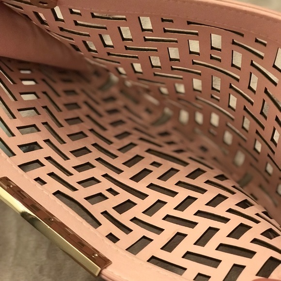 Maze See-Thru Clutches - Picture 5 of 6