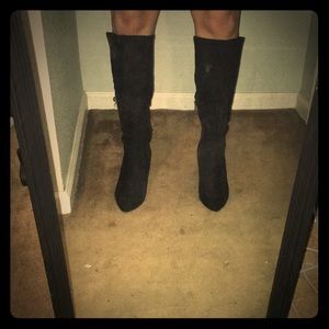Knee-high velvet boots