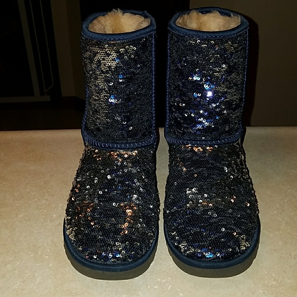 Uggs Size 5 Blue/Silver Sparkle