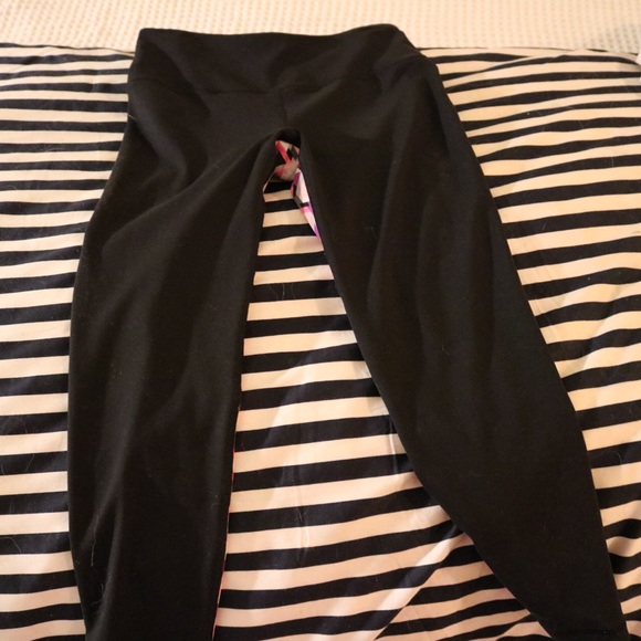 Victoria Secret Sport Leggings - Picture 3 of 3