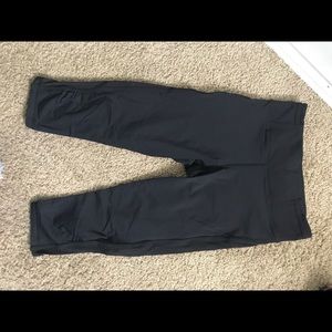 Lululemon leggings under knee cut