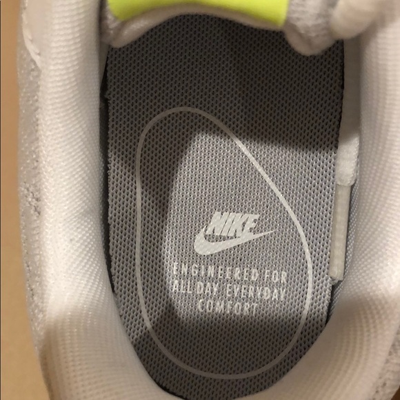 NIB women’s Nike tanjun shoes  - Picture 7 of 7