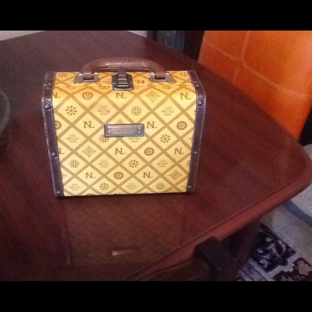Nicole Lee box purse