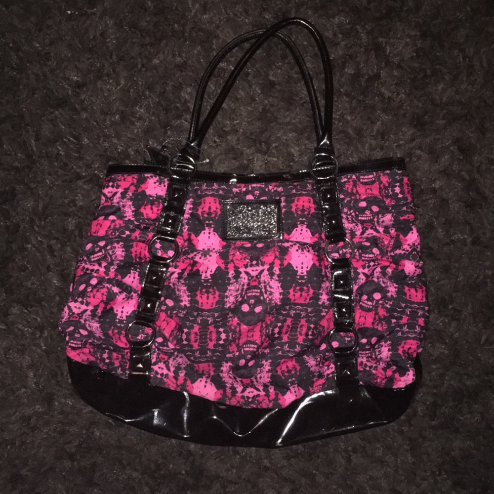 Betseyville Tote