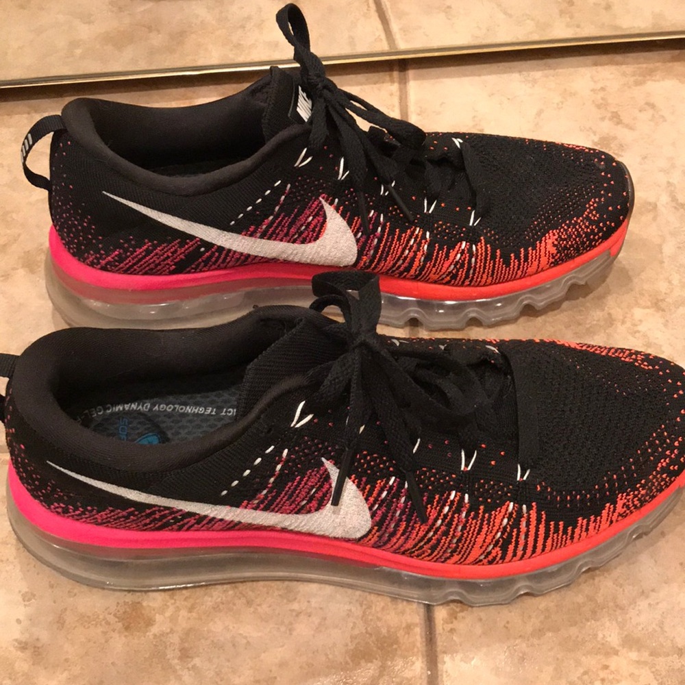 Nike Flyknit Max