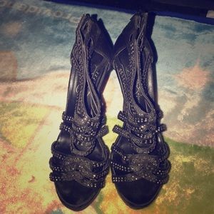 Jessica Simpson strappy high heals