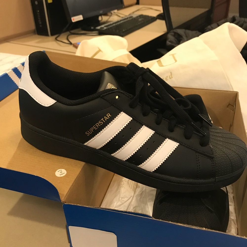 Adidas Superstar BRAND NEW