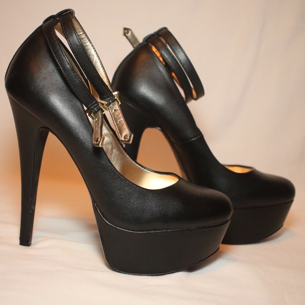 Black Heels Size 7
