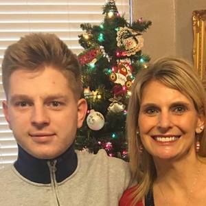 Meet your Posher, Adam