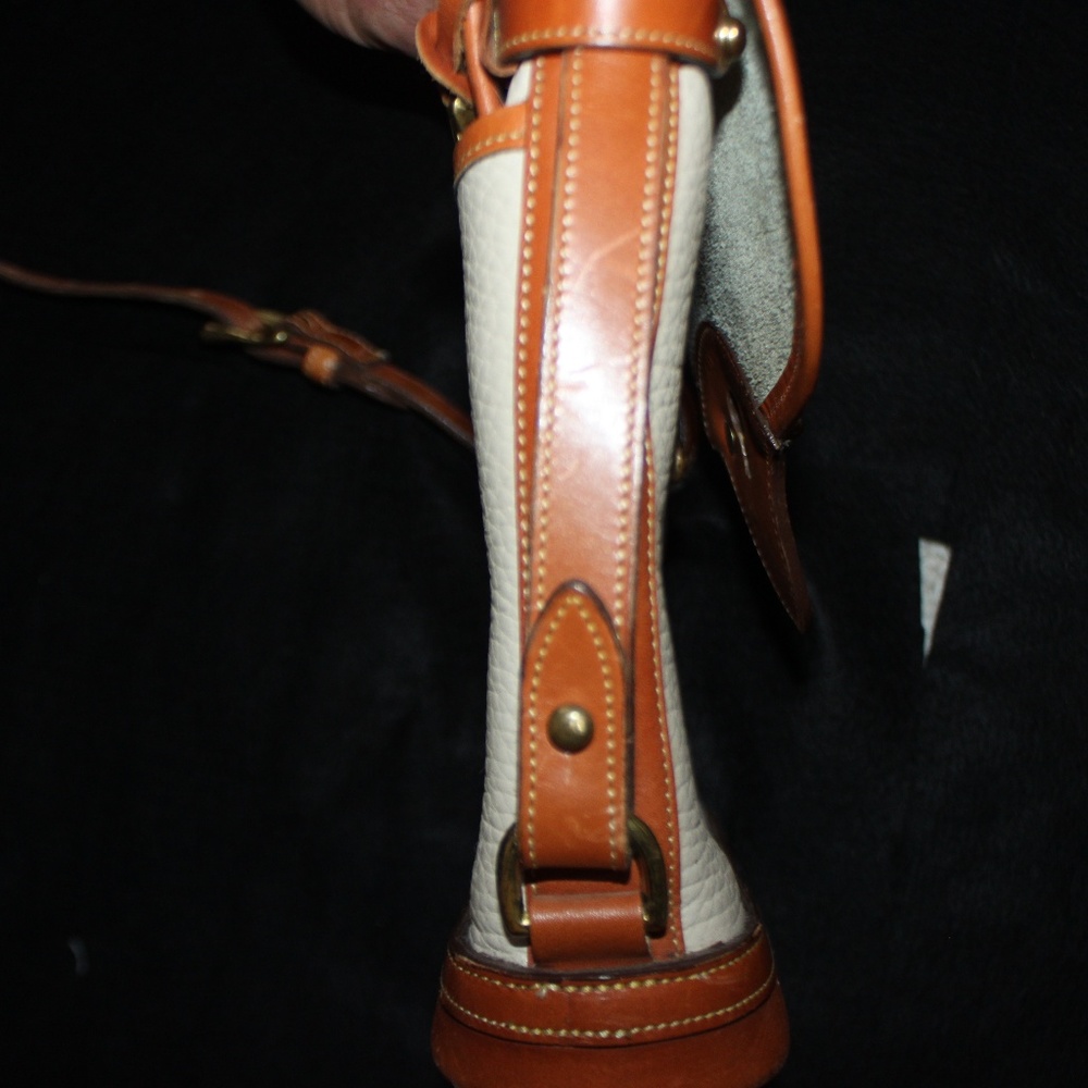 Dooney and Bourke Purse - Picture 7 of 8