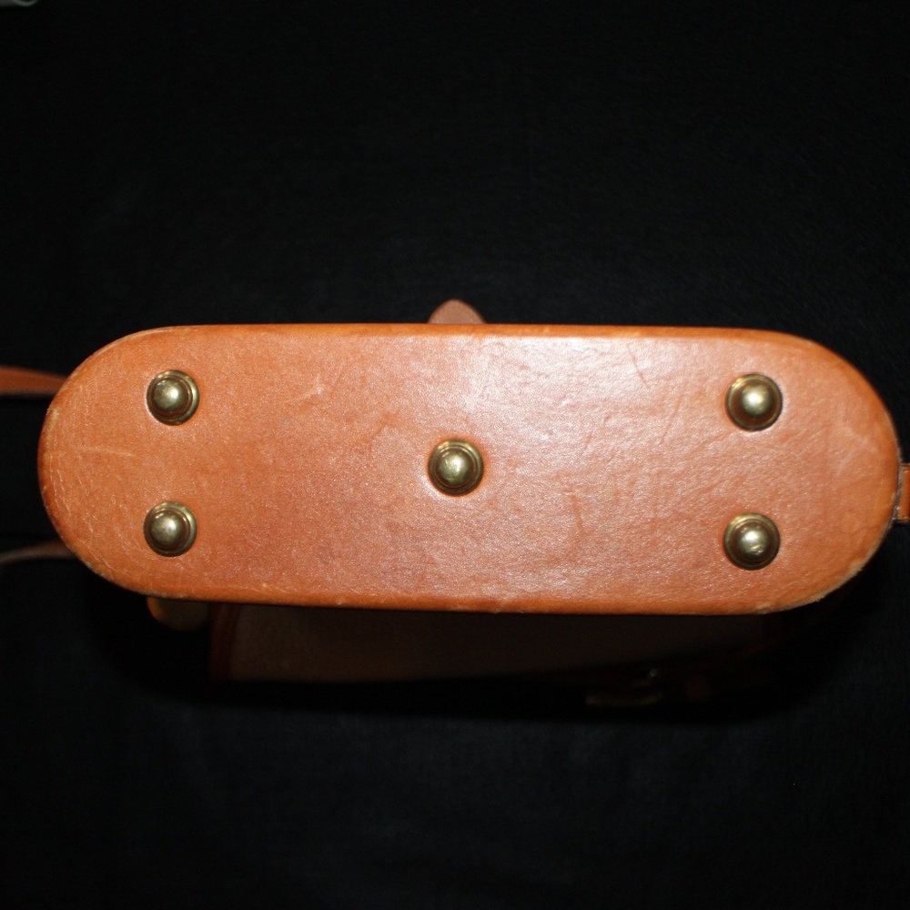 Dooney and Bourke Purse - Picture 6 of 8
