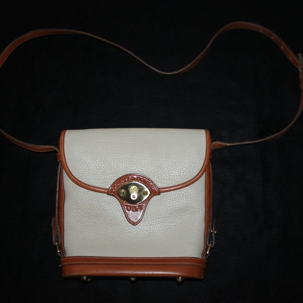 Dooney and Bourke Purse - Picture 1 of 8