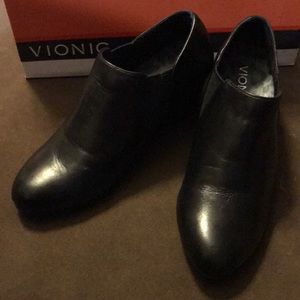 Women’s Vionic Elevated Stanton black Wedge 6.5 M