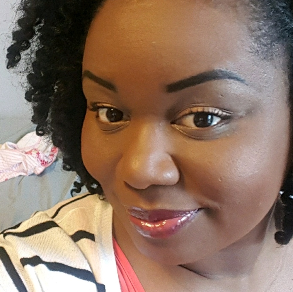 Meet your Posher, Nicole