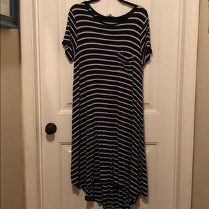 ❗️NEVER WORN ❗️LuLaRoe Large Carly Dress