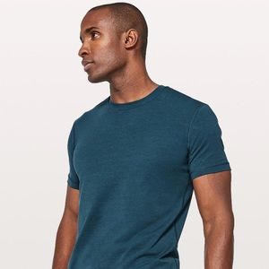 Lululemon Men’s 5 year Basic Tee Size Small