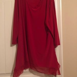 Size 26/28 red flowing top