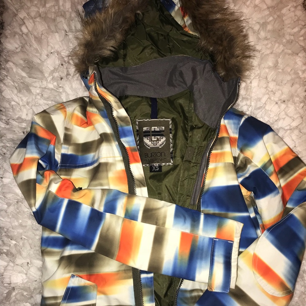 Burton Women’s Ski Jacket. Size XS-fits like small