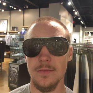 Meet your Posher, Brock