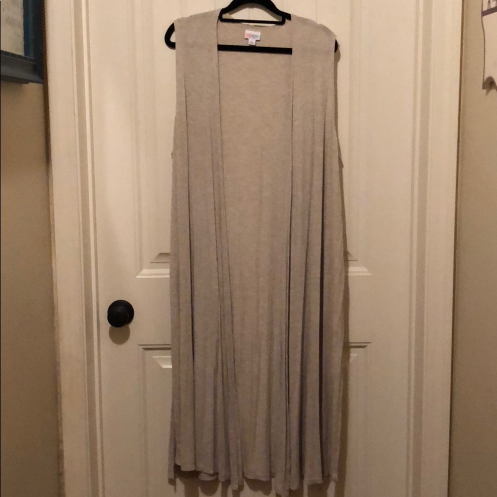 🌸 LuLaRoe Medium Joy Vest 🌸
