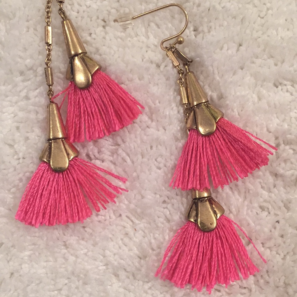 2/$25⭐️ Tassel Boho Pink Statement Earrings - Picture 3 of 7