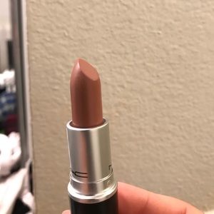 Mac lipstick nude