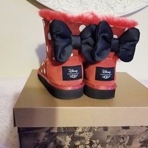 minnie mouse uggs