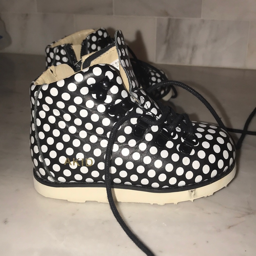 Akid size 6 Shoes