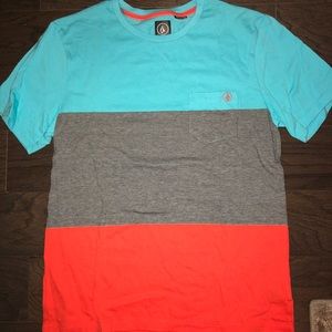 Volcom T-Shirt.