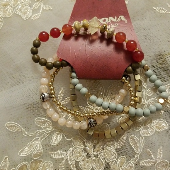 Bead bracelet - Picture 2 of 4