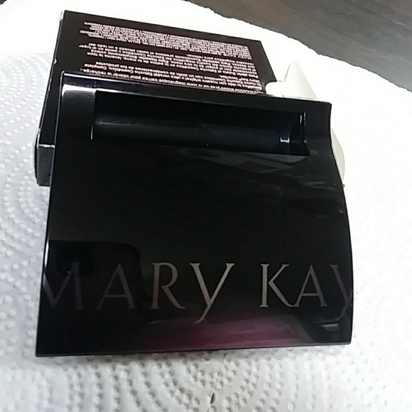 Mary Kay compact - Picture 2 of 4