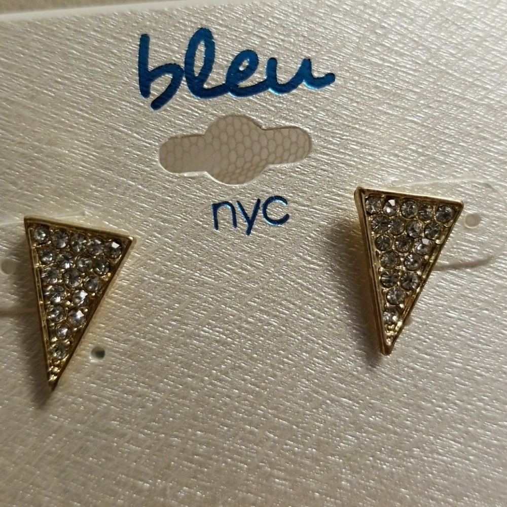 Earing - Picture 2 of 3