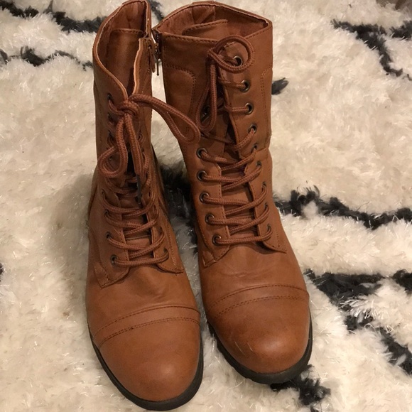 Shoes - Tie boots