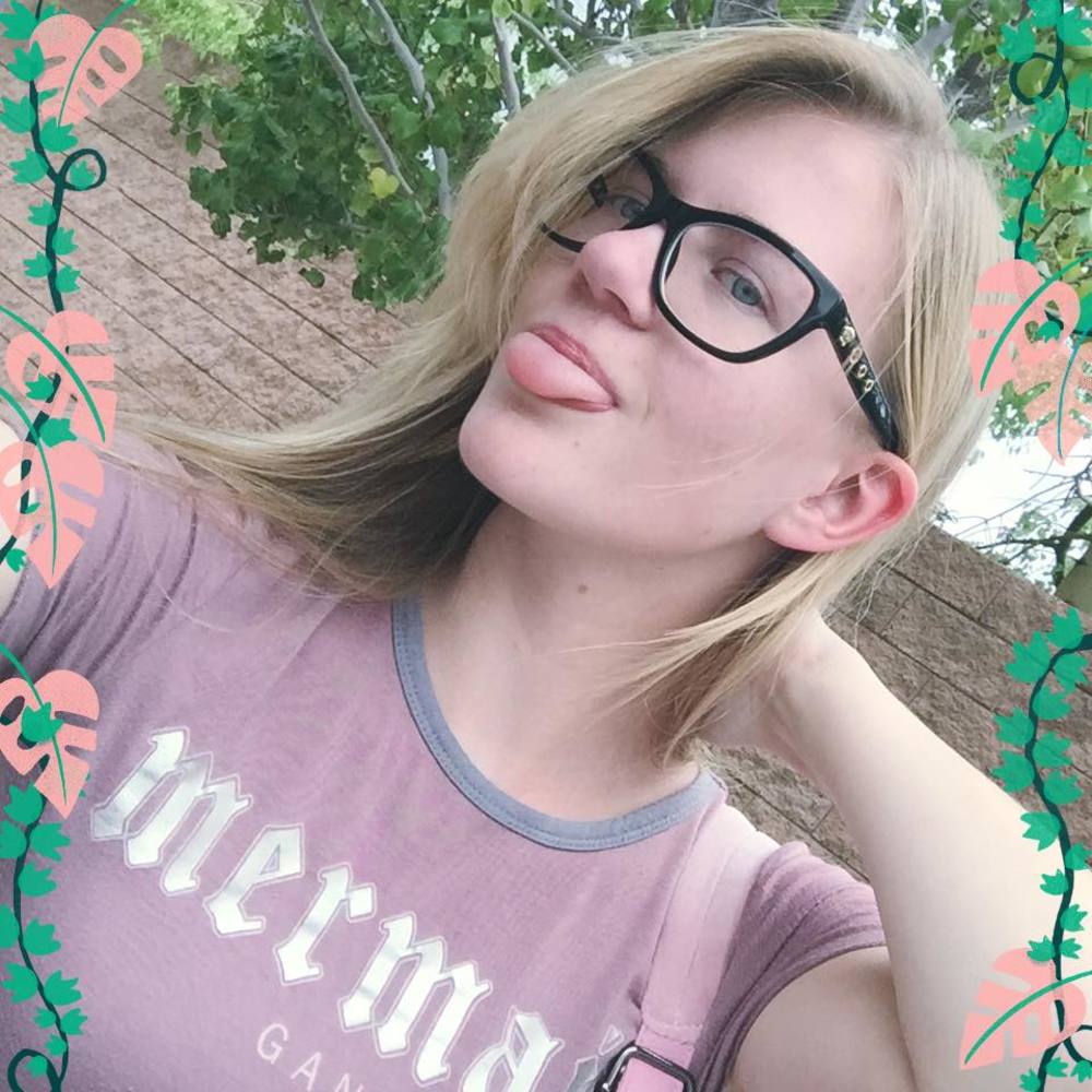 Meet your Posher, Alicia