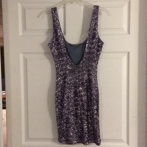 Sequined formfitting dress - Picture 2 of 3