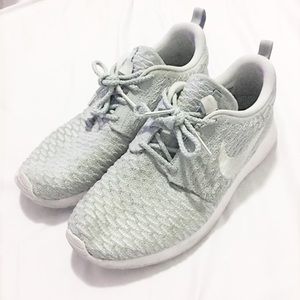 Nike Roche Lifestyle Sneakers