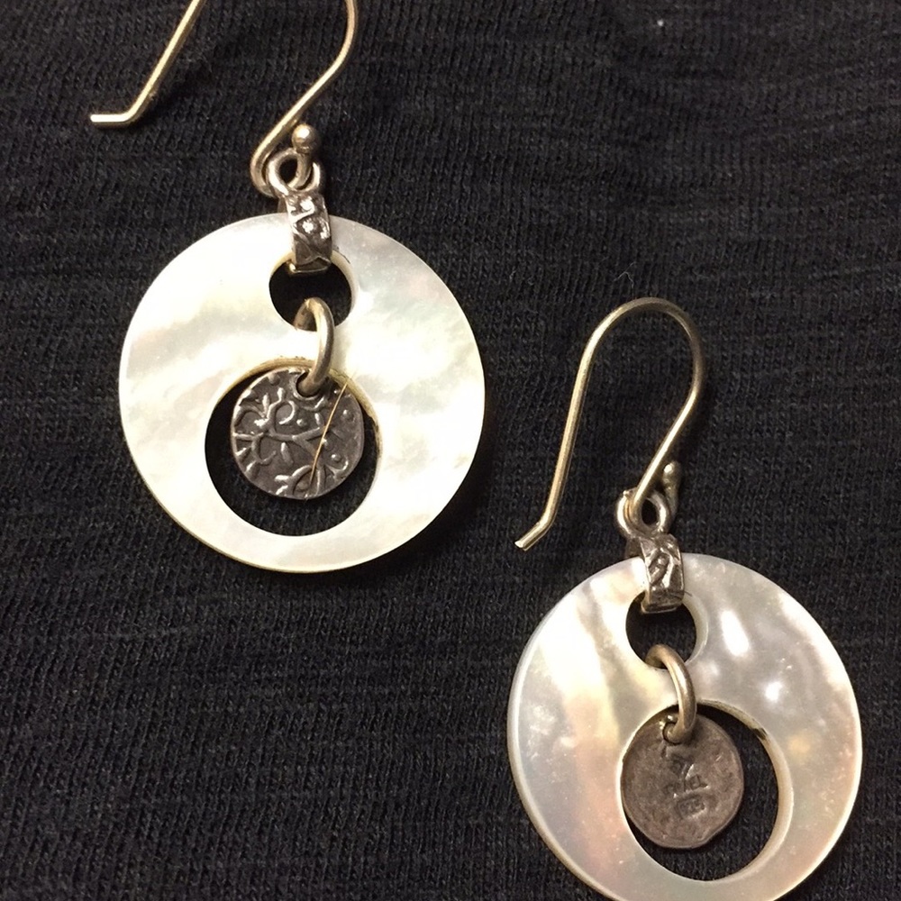 Silpada W1843 mother of pearl earrings