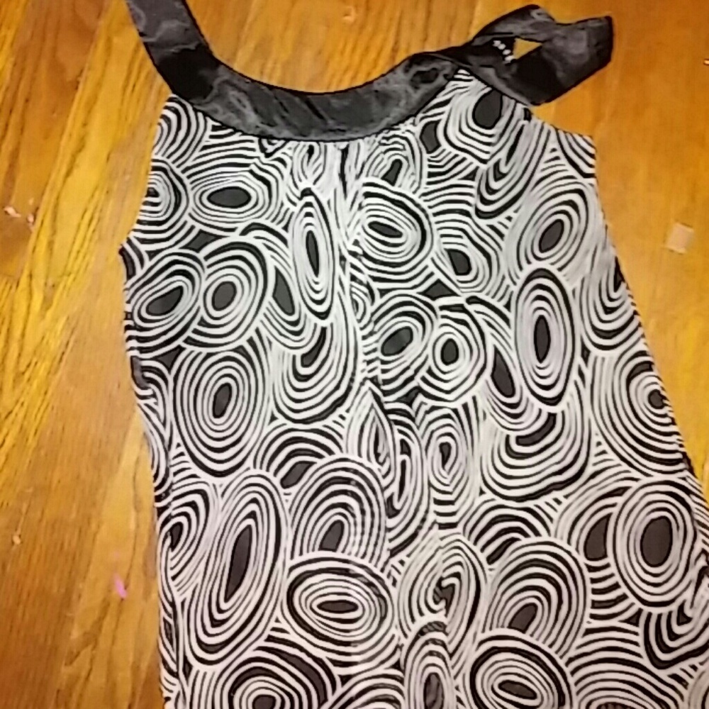 Black and white pattern tank top