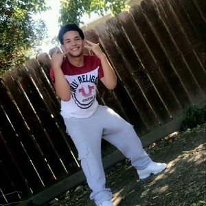 Meet your Posher, Emmanuel