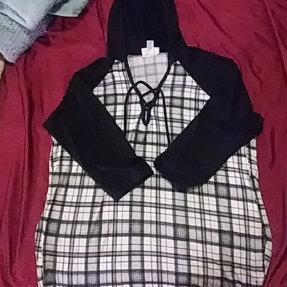 Hooded drawstring shirt