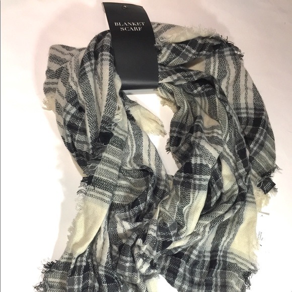 NWT Black Off White Fringe Plaid Blanket Scarf NEW - Picture 4 of 8