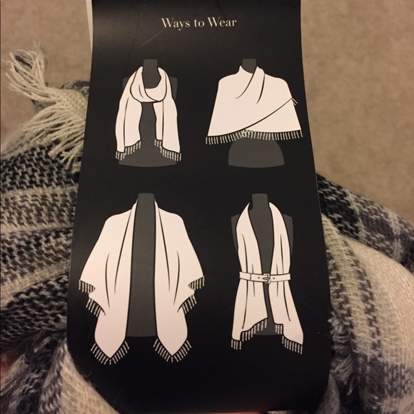 NWT Black Off White Fringe Plaid Blanket Scarf NEW - Picture 8 of 8