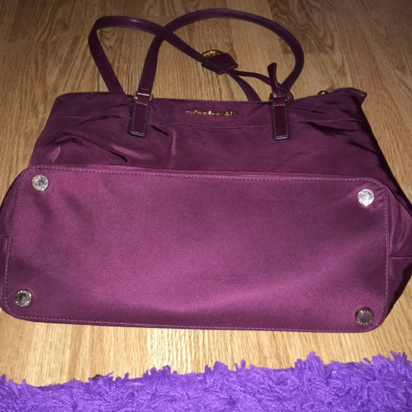 Micheal Kors maroon color shoulder purse - Picture 6 of 7
