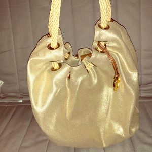 👜LIKE NEW MICHAEL Michael Kors Gold Hobo 👜