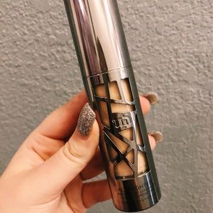 Urban Decay All Nighter Foundation (shade 2.0)